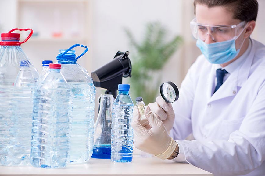 Доколко е полезна минералната вода в пластмасови бутилки